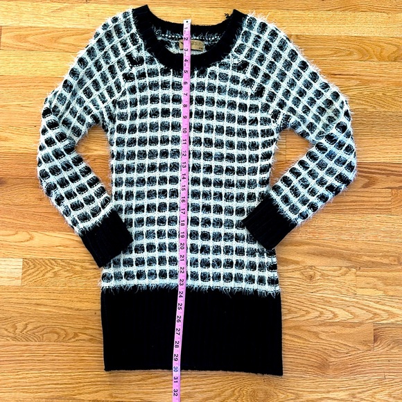 LF Soft Fuzzy Knit Black & White Tunic - Picture 5 of 5